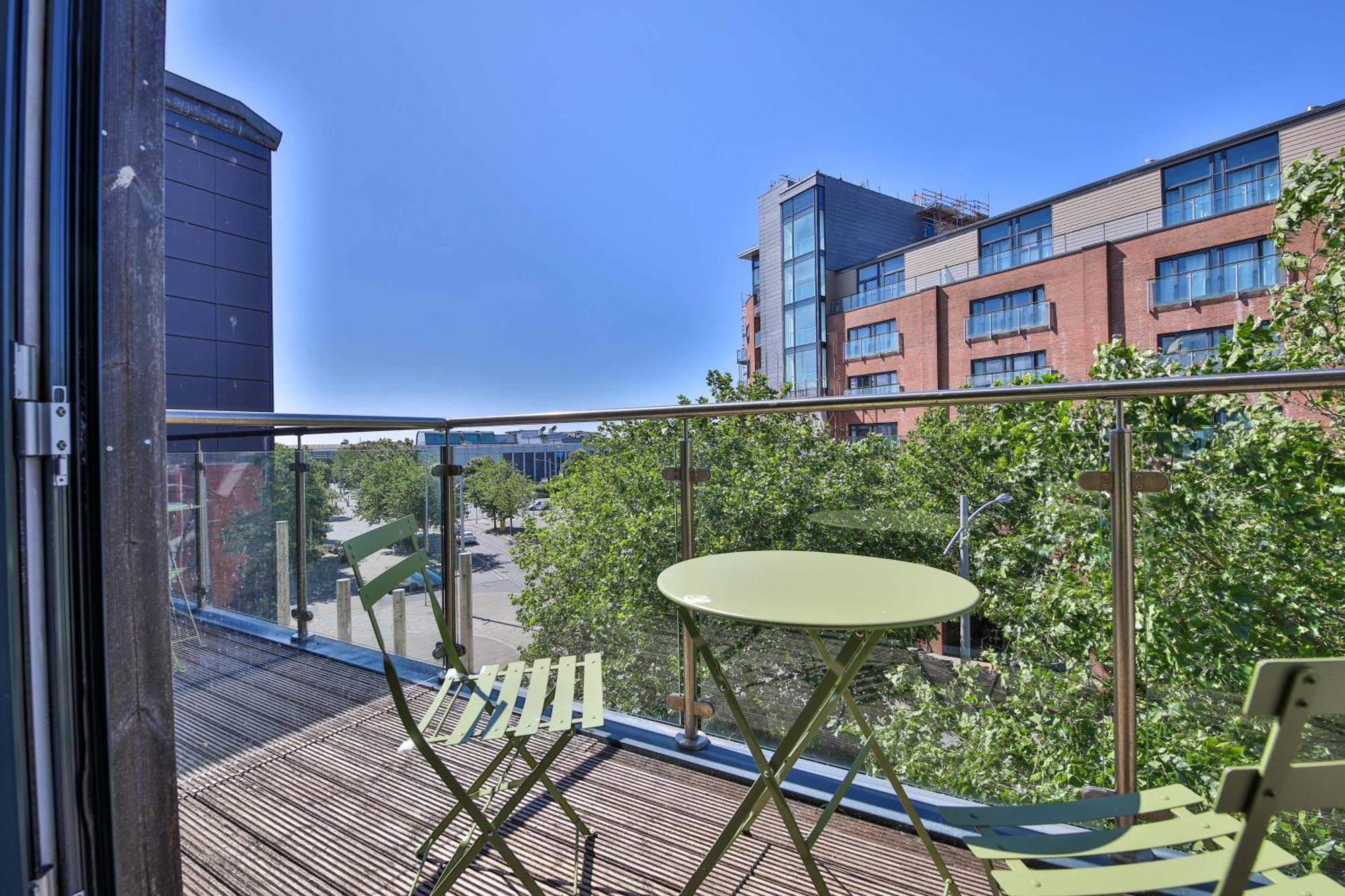 סוואנסי Princess Lofts City Centre Studios With Nespresso Coffee Machines & New Fast Wifi By Stayright מראה חיצוני תמונה