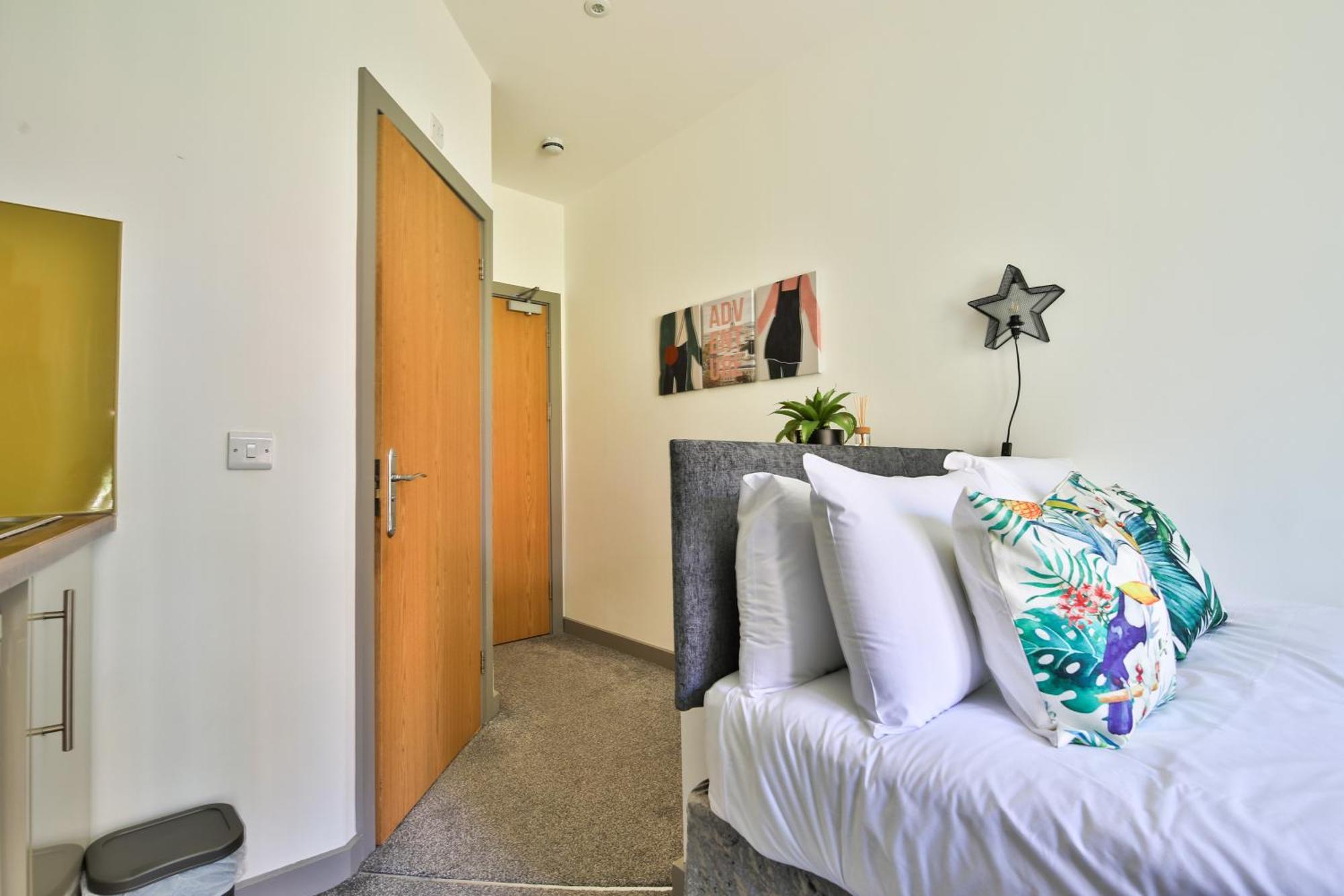 סוואנסי Princess Lofts City Centre Studios With Nespresso Coffee Machines & New Fast Wifi By Stayright מראה חיצוני תמונה