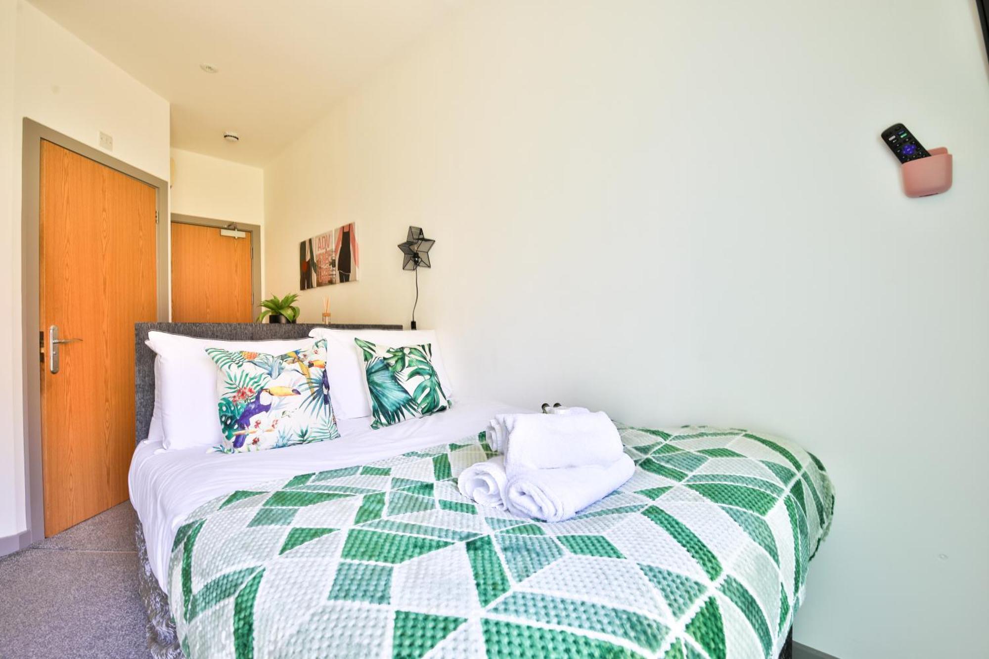סוואנסי Princess Lofts City Centre Studios With Nespresso Coffee Machines & New Fast Wifi By Stayright מראה חיצוני תמונה