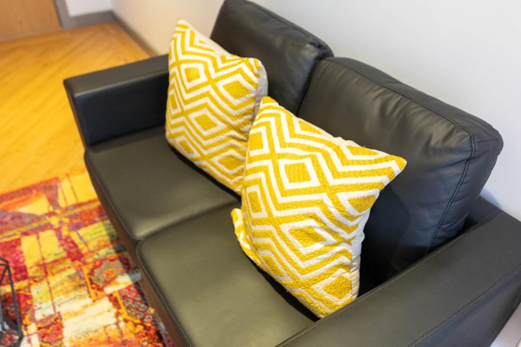 סוואנסי Princess Lofts City Centre Studios With Nespresso Coffee Machines & New Fast Wifi By Stayright מראה חיצוני תמונה