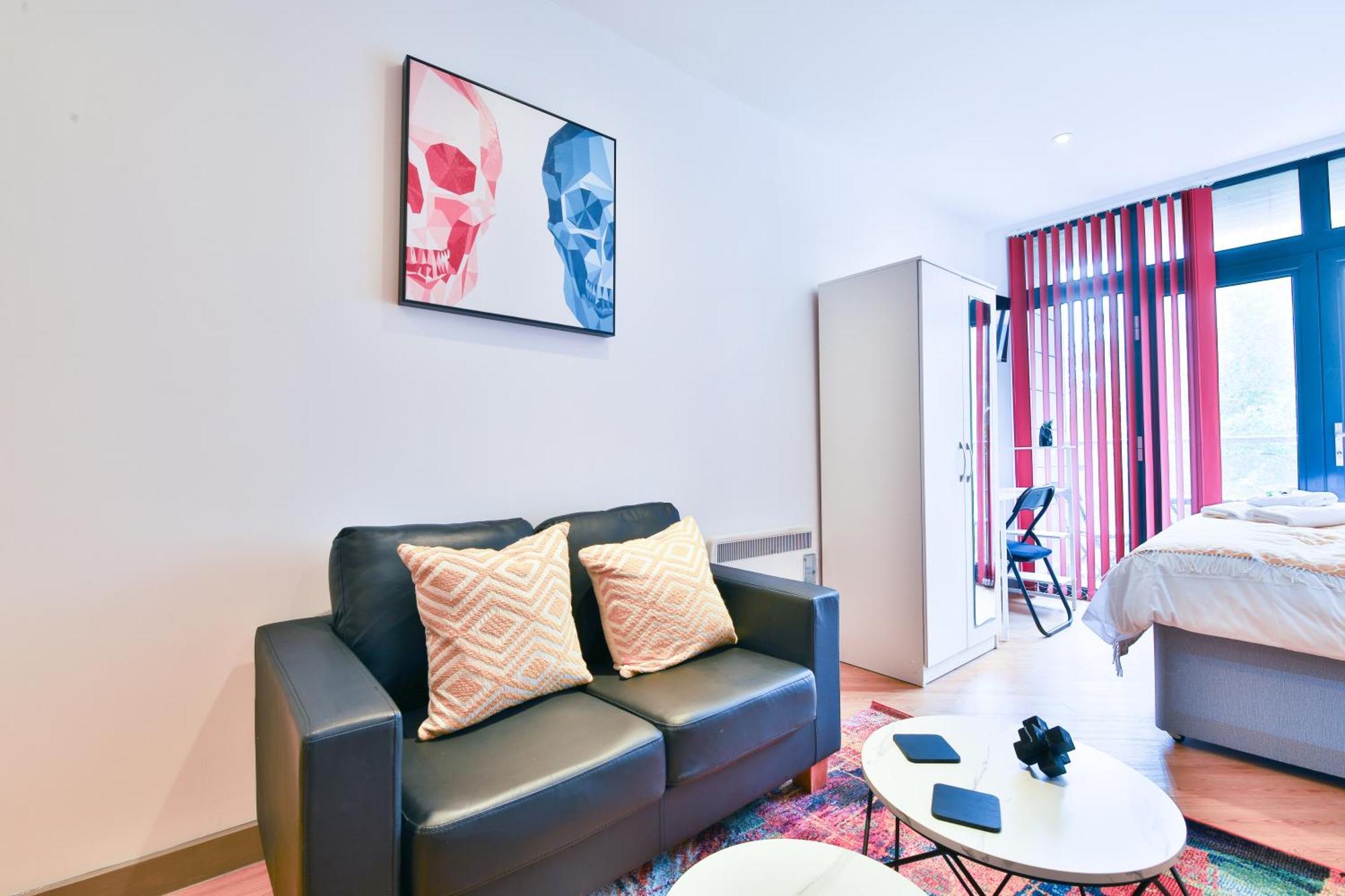 סוואנסי Princess Lofts City Centre Studios With Nespresso Coffee Machines & New Fast Wifi By Stayright מראה חיצוני תמונה