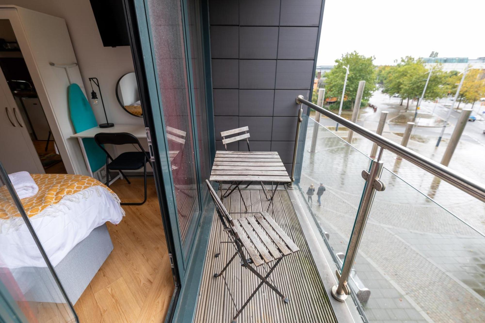 סוואנסי Princess Lofts City Centre Studios With Nespresso Coffee Machines & New Fast Wifi By Stayright מראה חיצוני תמונה
