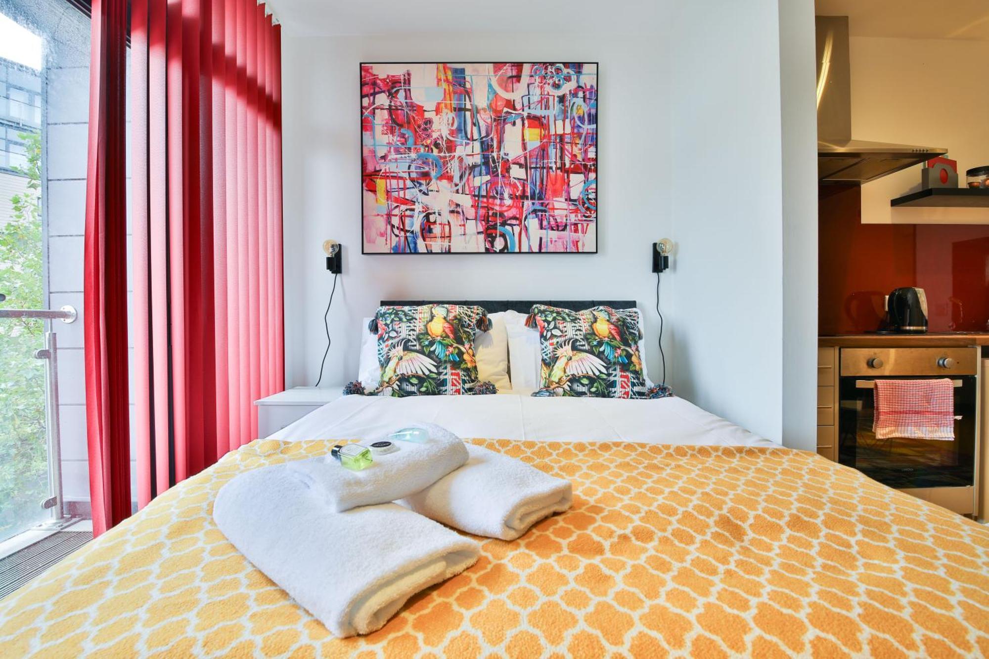 סוואנסי Princess Lofts City Centre Studios With Nespresso Coffee Machines & New Fast Wifi By Stayright מראה חיצוני תמונה