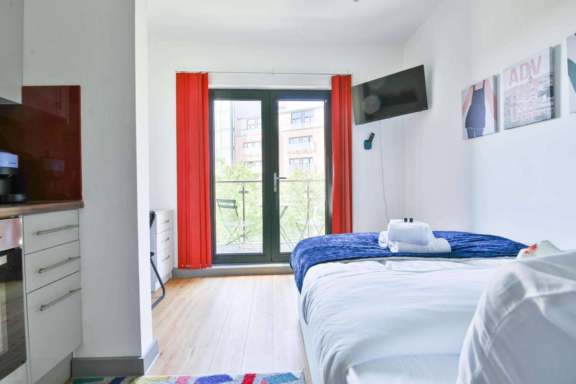סוואנסי Princess Lofts City Centre Studios With Nespresso Coffee Machines & New Fast Wifi By Stayright מראה חיצוני תמונה