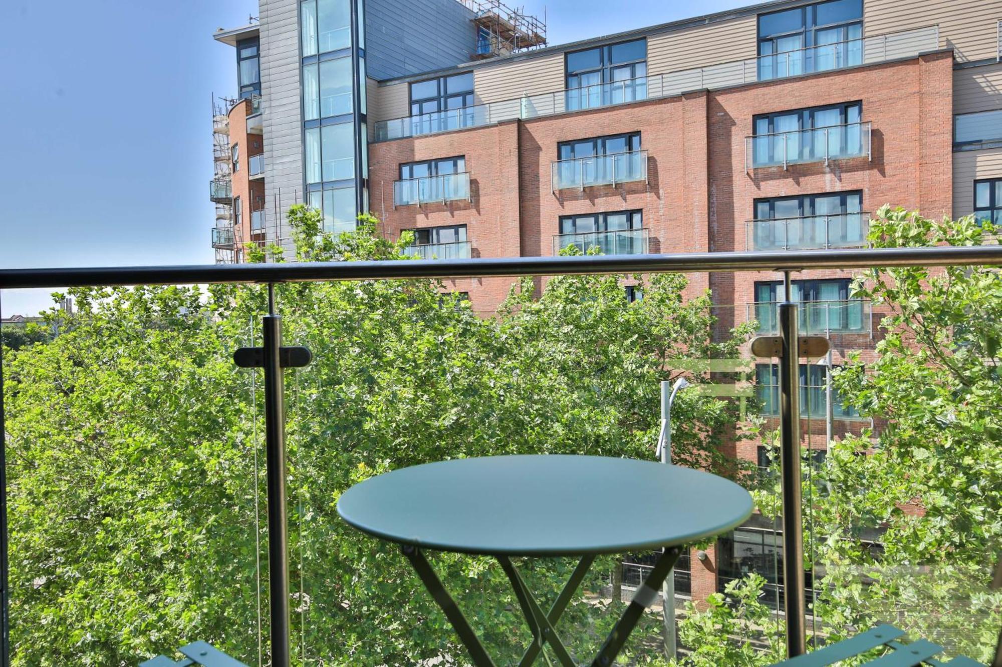 סוואנסי Princess Lofts City Centre Studios With Nespresso Coffee Machines & New Fast Wifi By Stayright מראה חיצוני תמונה