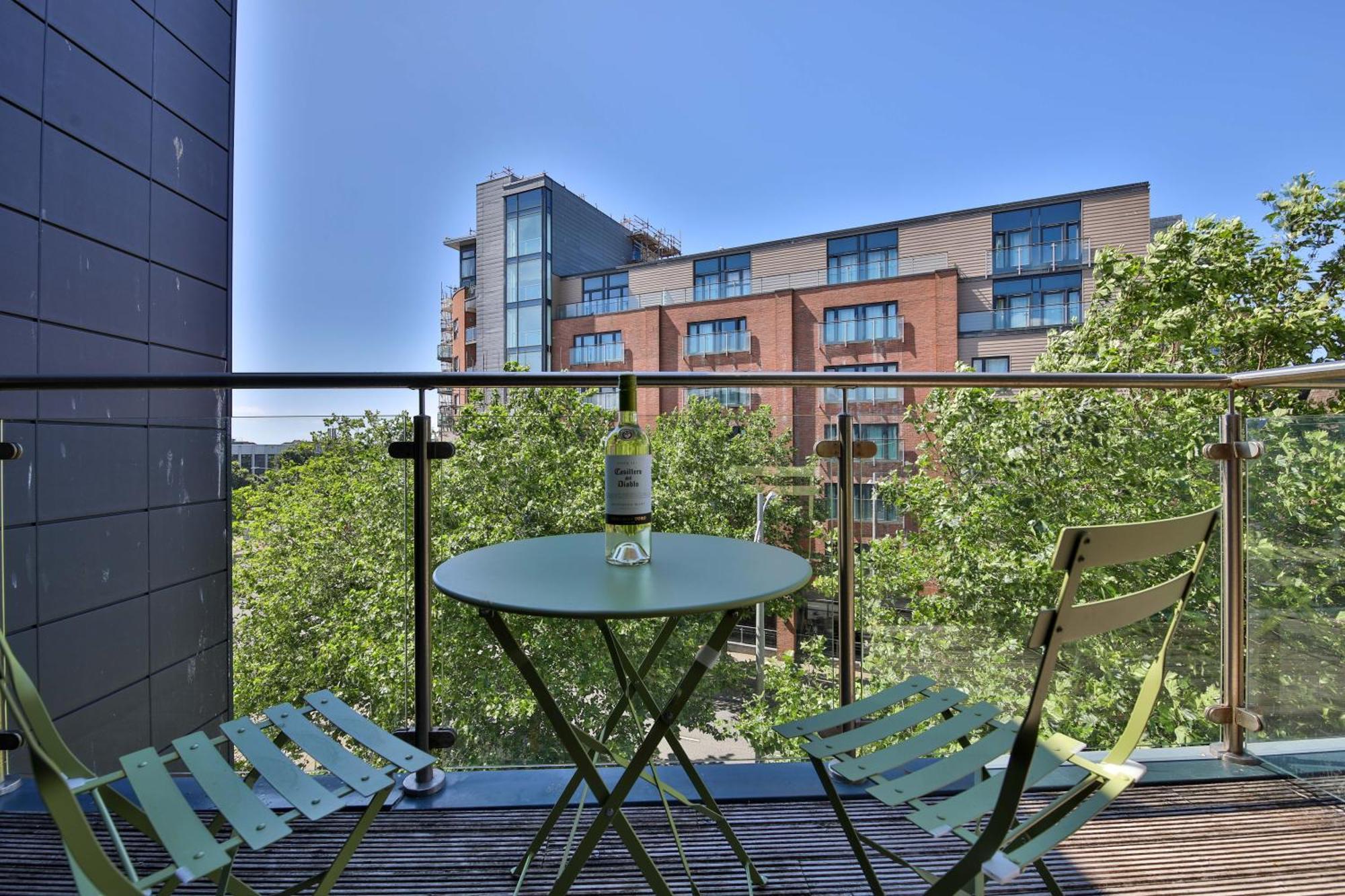 סוואנסי Princess Lofts City Centre Studios With Nespresso Coffee Machines & New Fast Wifi By Stayright חדר תמונה