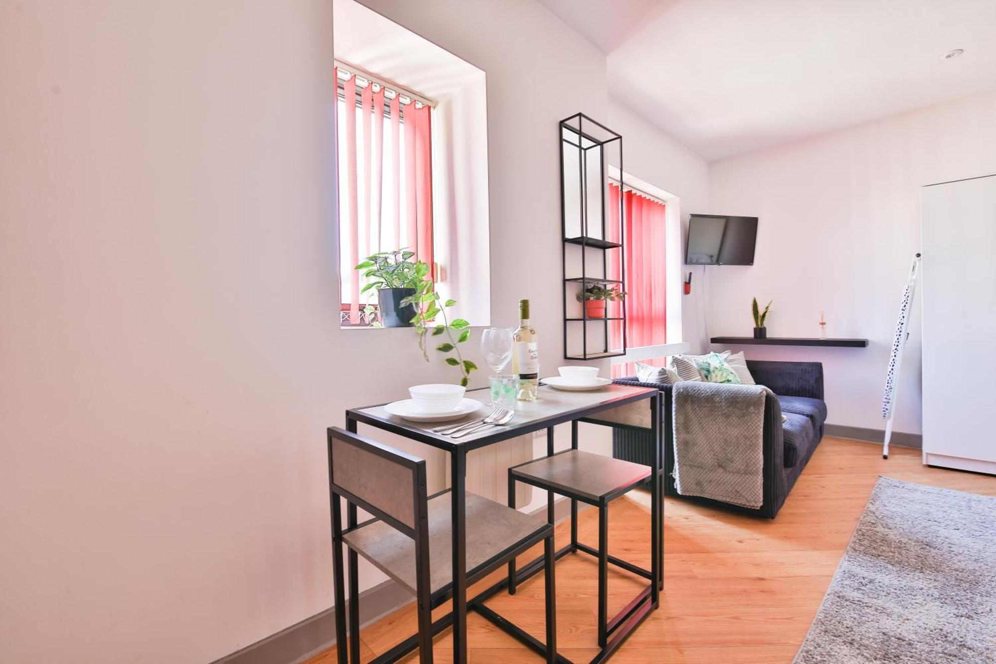 סוואנסי Princess Lofts City Centre Studios With Nespresso Coffee Machines & New Fast Wifi By Stayright מראה חיצוני תמונה